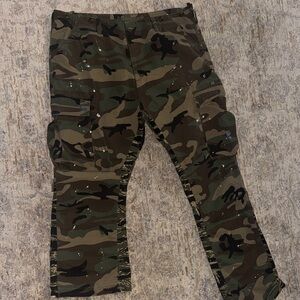 MNML Camouflage Cargo Pants